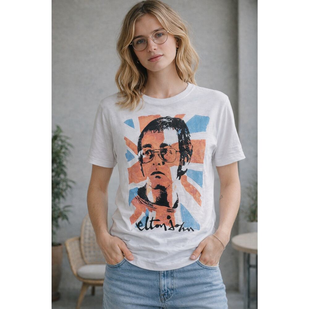 NWT Chaser Elton John Graphic White Vintage Style Union Jack Band Tee Small